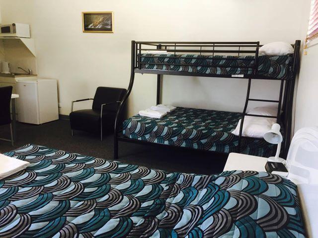 Overlander Motel 3*