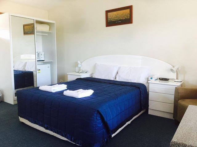 Overlander Motel